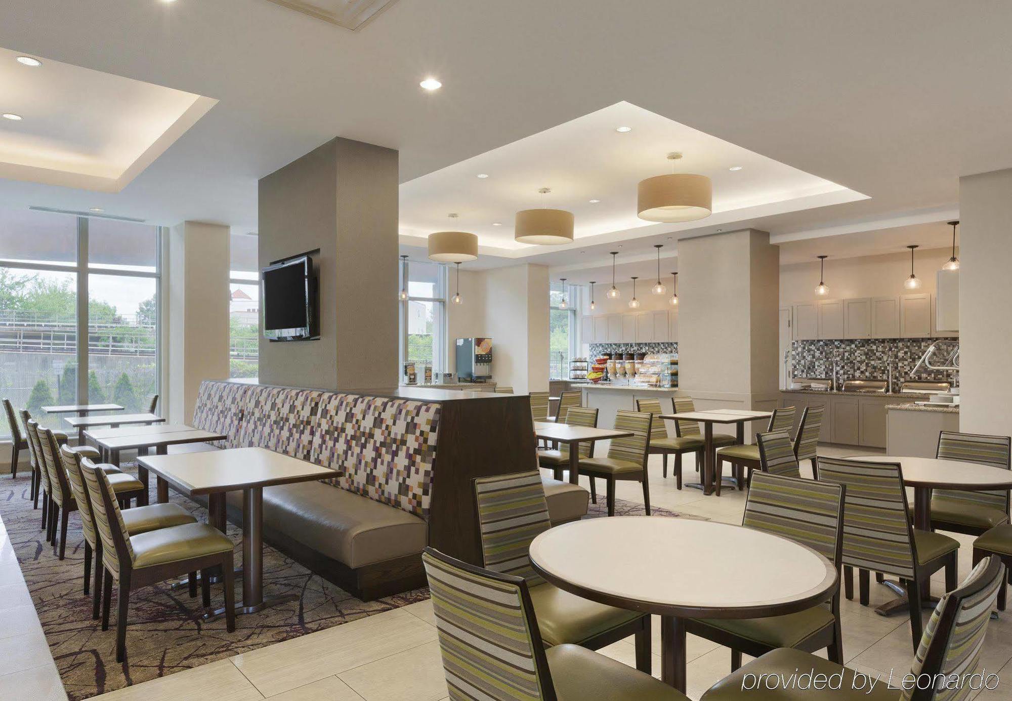 Residence Inn Alexandria Old Town South At Carlyle Restaurant bilde