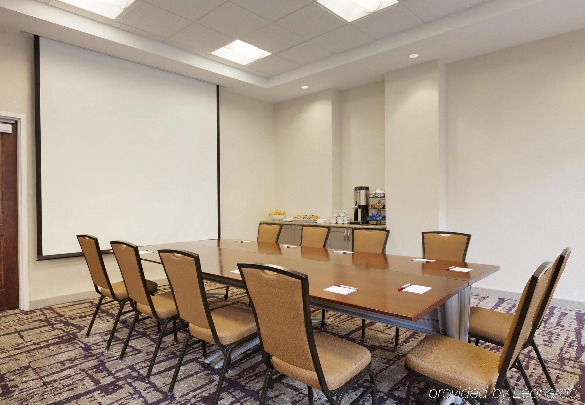 Residence Inn Alexandria Old Town South At Carlyle Business bilde